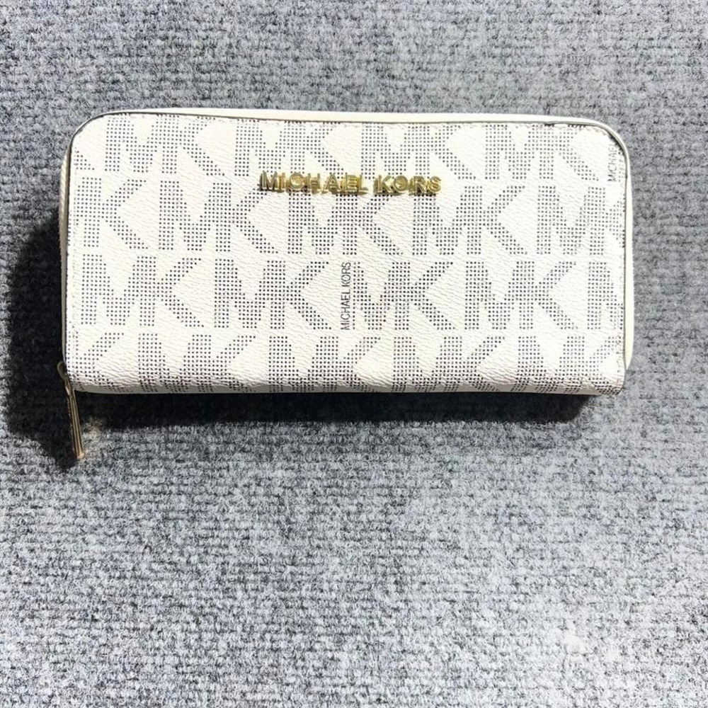 Michael Kors Jet Set Continental Wallet Vanilla Signature Logo Zip Around